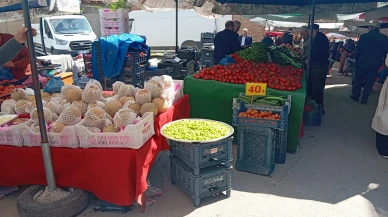 Merzifon Pazarında Fiyatlar Geriledi: Yaz Sebzeleri Tezgahları Doldurdu!