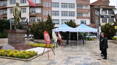 Merzifon ADD Anıta Çelenk Sundu!