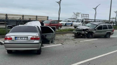 Bariyerleri aşan araç karşı şeride geçti: 2 yaralı