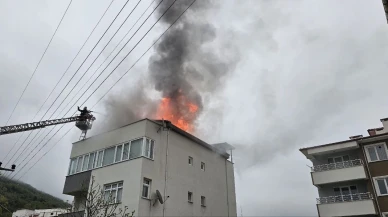 Yangın Korkusu: Çatı Alev Alev Yandı!