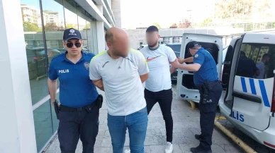 Park halindeki araca benzin döküp yaktılar