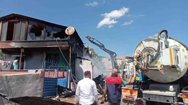 2 katlı evde çıkan yangın paniğe neden oldu