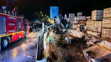 Amasya’da tanker devrildi: 1 yaralı