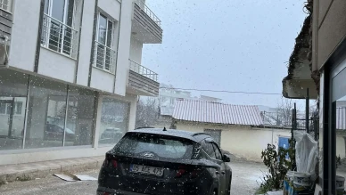 Merzifon'da şehre yılın ilk karı yağdı!
