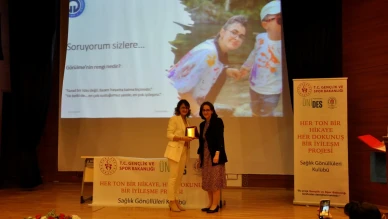 Sanatın İyileştirici Gücü ÜNİDES Programı Kapsamında Gençlerle Buluştu