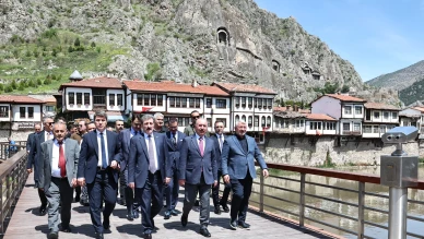 Amasya'da OKA Toplantısı Sonrası Tarihi İçeri Şehir Gezildi