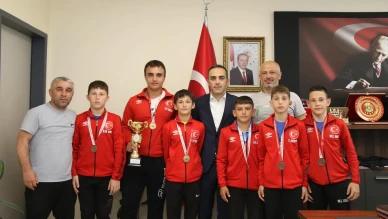 Amasya’dan Türkiye Şampiyonası’nda Güreş Zaferi: Yıldız Sporcular Madalyalara Doymadı