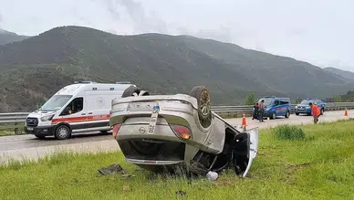 Lastiği Patlayan Otomobil Takla Attı: 5 Yaralı