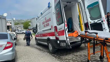 Yük asansörü koptu: 2 yaralı