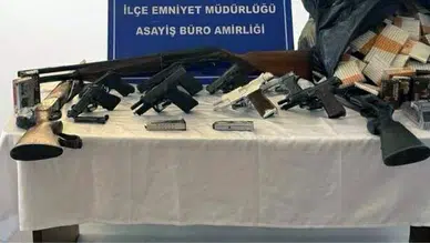 Ruhsatsız Silah Operasyonu! Çok Sayıda Silah ve Kaçak Makaron Ele Geçirildi