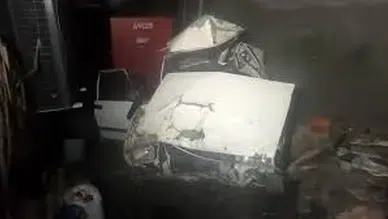 Freni Boşalan Otomobil Şarampole Uçtu! 2 Kişi Atlayarak Kurtuldu