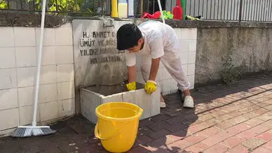 10 Yaşındaki Abdullah'tan Yürek Isıtan Hareket!