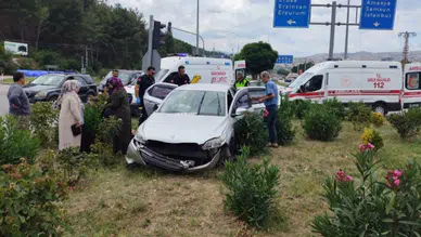 Amasya'da İki Otomobil Çarpıştı: 7 Kişi Yaralandı