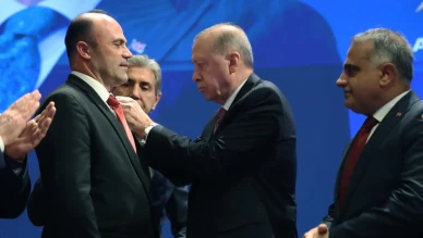 Şenol Öncül Rozetini Erdoğan’dan Aldı