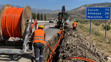 Çorum-Amasya-Merzifon Yolunda Fiber Optik Çalışması
