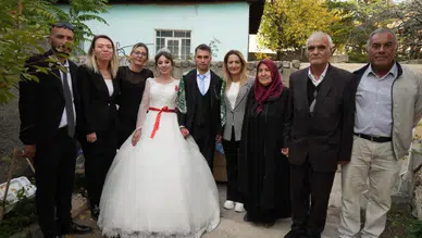 Hac Kurasında İsimleri Çıkmadı, Biriktirdikleri Parayla Düğün Yaptılar!