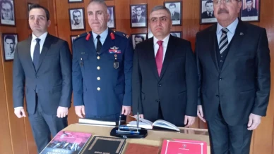 Duygularını Kağıda Döktüler!