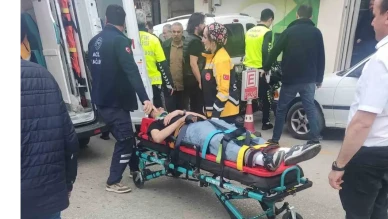 Motosiklet otomobile çarptı: 1 yaralı