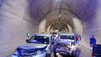 Tünelde Korkutan Kaza: 7 Yaralı Var!