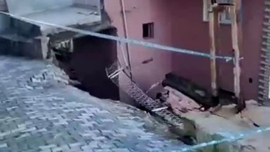 Çöken İstinat Duvarı Binada Hasara Yol Açtı