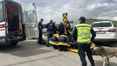 Çorum’da iki otomobil çarpıştı: 2 yaralı