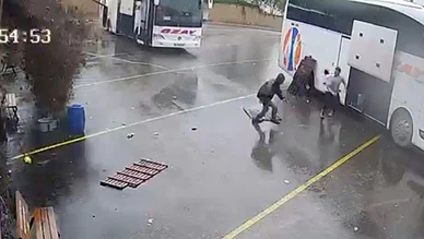 Heyelan Kamerada: Görevli Saniyelerle Kurtuldu