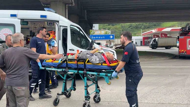 İki Otomobil Çarpıştı: 2 Yaralı