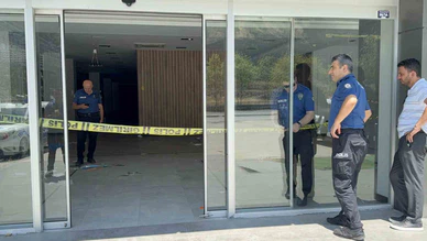 Eski Mobilya Mağazasında Silahlı Kavga: 1 Yaralı, Şüpheli Yakalandı
