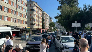 Üç Araç Birbirine Girdi! Kaza Maddi Hasarla Atlatıldı