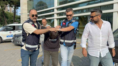 70 Yaşındaki Adam Evinde Öldürüldü: Cinayet Şüphelisi Tutuklandı