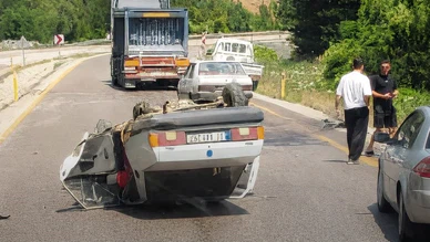 Çarpışan Araçlar Savruldu: 3 Yaralı!