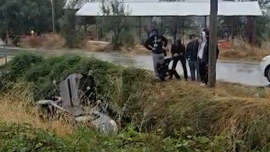 Otomobil Sulama Kanalına Uçtu