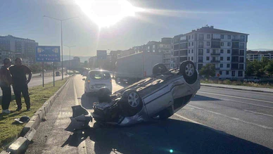 Çorum’da Kontrolden Çıkan Otomobil Takla Attı