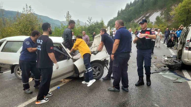Kafa Kafaya Çarpıştılar: 1’i Bebek 7 Yaralı
