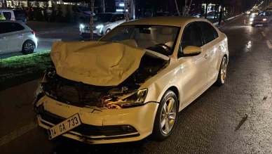 İki otomobil çarpıştı: 2 yaralı