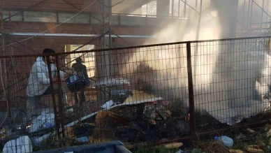 İnşaat atıklarının alev alması paniğe yol açtı