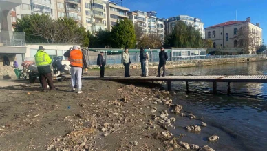 Deniz yüzeyindeki kirlilik vatandaşları endişelendirdi