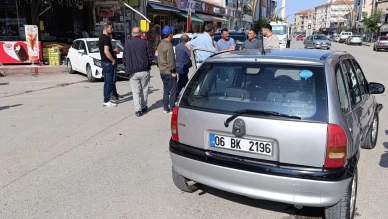 Çorum’da iki otomobil kafa kafaya çarpıştı: 3 yaralı