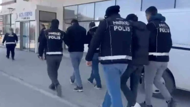 Şüphe üzerine durdurulan araçtan uyuşturucu çıktı: 2 tutuklama