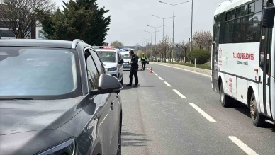 Karşıya geçmek isterken cipin çarptığı yaşlı adam ağır yaralandı