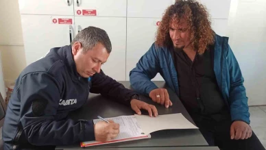 Müzisyen Duyarlılığı: ATM'de Bulduğu Parayı Ekiplere Teslim Etti!