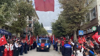 Merzifon Kırmızı-Beyaza Büründü: Cumhuriyet 102 Yaşında!