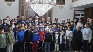 Sabahın Seherinde Baba-Oğul Camide Buluştu