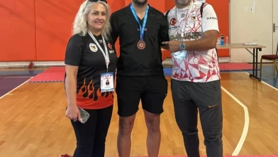 Başkan Kargı’dan Kickboks Sporcusuna Tebrik