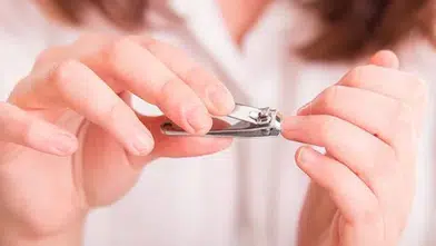 Rüyada Tırnak Kesmek Ne Anlama Gelir? Rüyada Tırnak Kesmenin Dini ve Psikolojik Yorumu