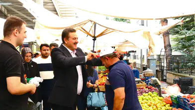 Vekil İpek Amasya Pazarında!