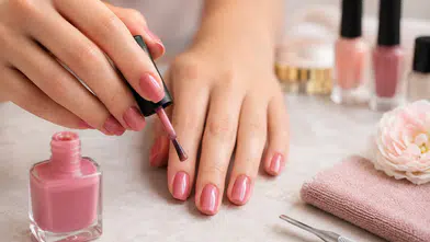 Rüyada Oje Sürmek Ne Anlama Gelir? Rüyada Tırnaklara Oje Sürmenin Anlamı ve Yorumu