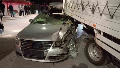 Amasya'da Feci Kaza: Otomobil Hurdaya Döndü!
