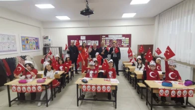 Merzifon’da İlk Ders Bayrak Sevgisiyle Başladı