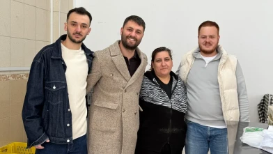 Merzifon CHP Gençlik Kolları’ndan Kadınlara Jest